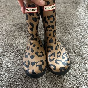 Hunter Kids Tan and Black Leopard rain Boots